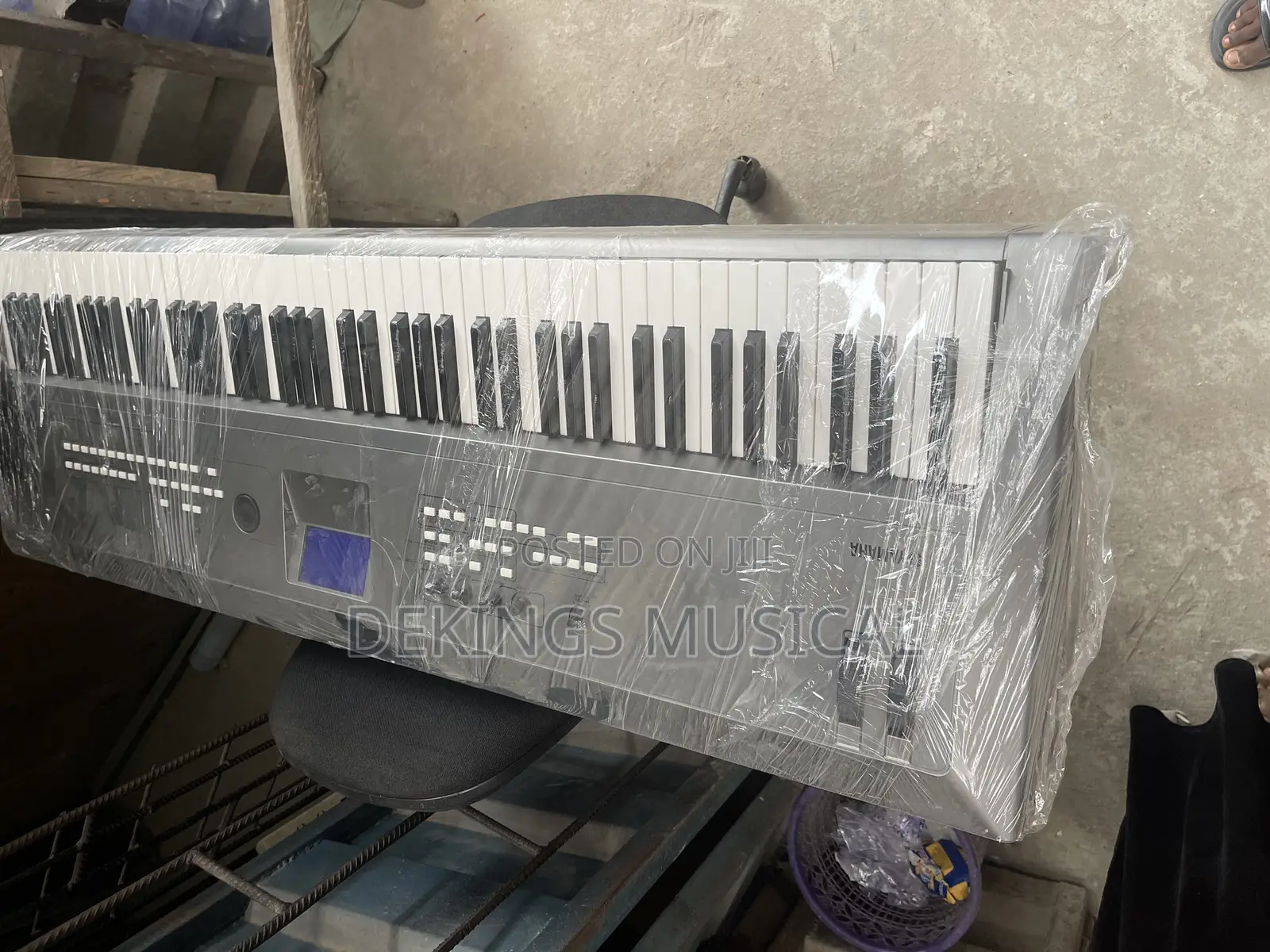 Yamaha Mm8 - 88-Key Synthesizer Keyboard