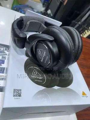Behringer HPX6000 Professional Closed Back DJ Headphones