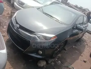 Toyota Corolla L 4dr Sedan (1.8L 4cyl 6M) 2014 Gray