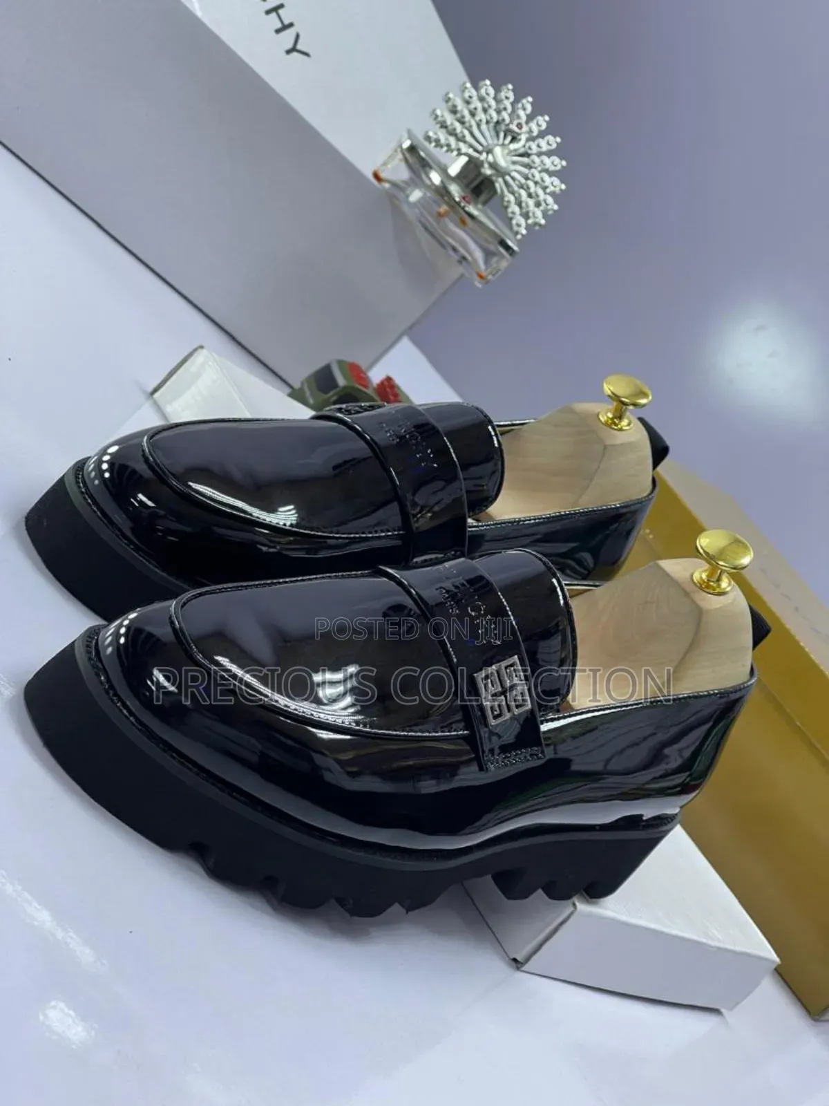 Glossy Leather Givenchy Stud Black Shoe