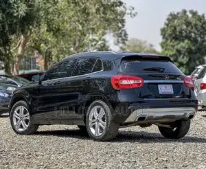 Mercedes-Benz GLA 250 2016 Black