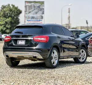Mercedes-Benz GLA 250 2016 Black