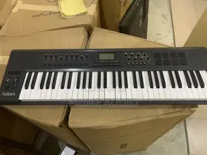 Photo - Maudio Axiom 61 Keys Midi Keyboard With Drum Pad