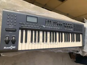 Photo - M-Audio Axiom 49 Keys MIDI Keyboard / Studio Keyboard