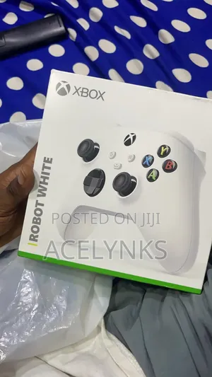 Photo - Original Xbox Series White Controller
