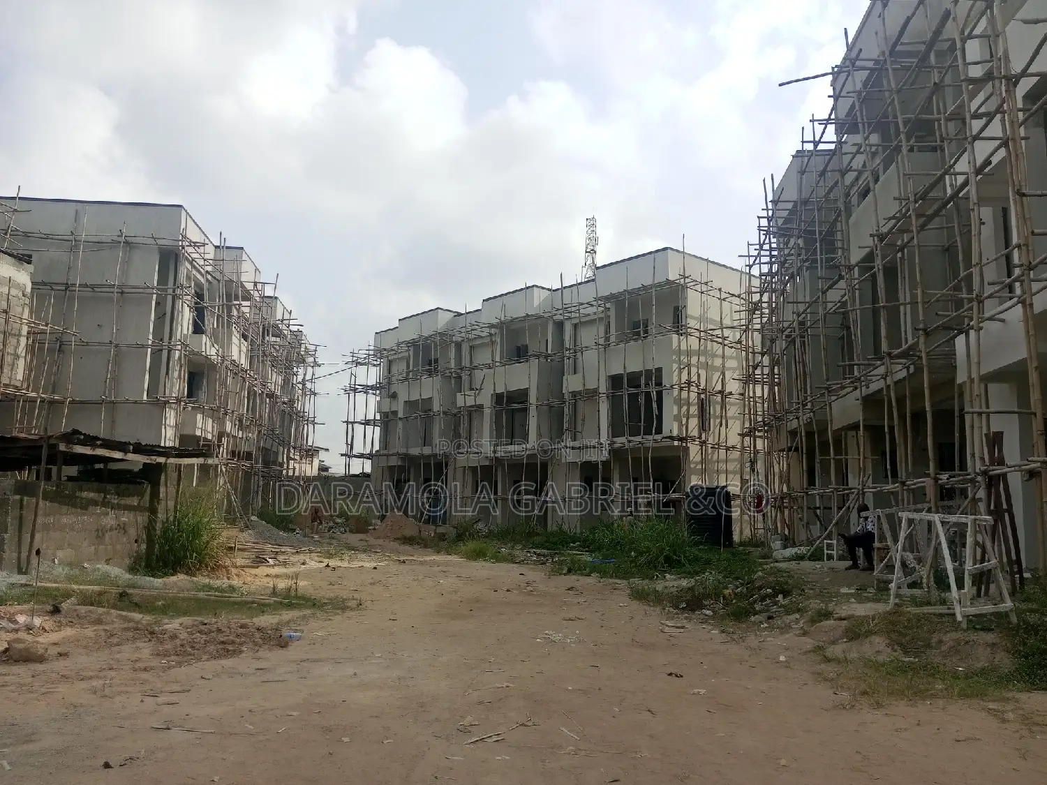 4bdrm Townhouse/Terrace in Cement for Sale