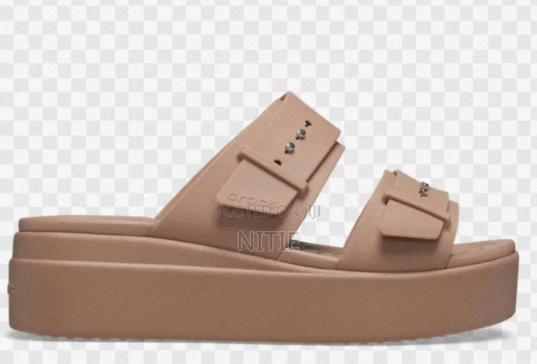 Quality Brooklyn Buckle Low Wedge Crocs