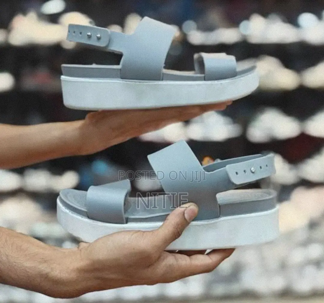 Women's Brooklyn Low Wedge Crocs