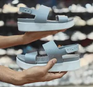Women's Brooklyn Low Wedge Crocs