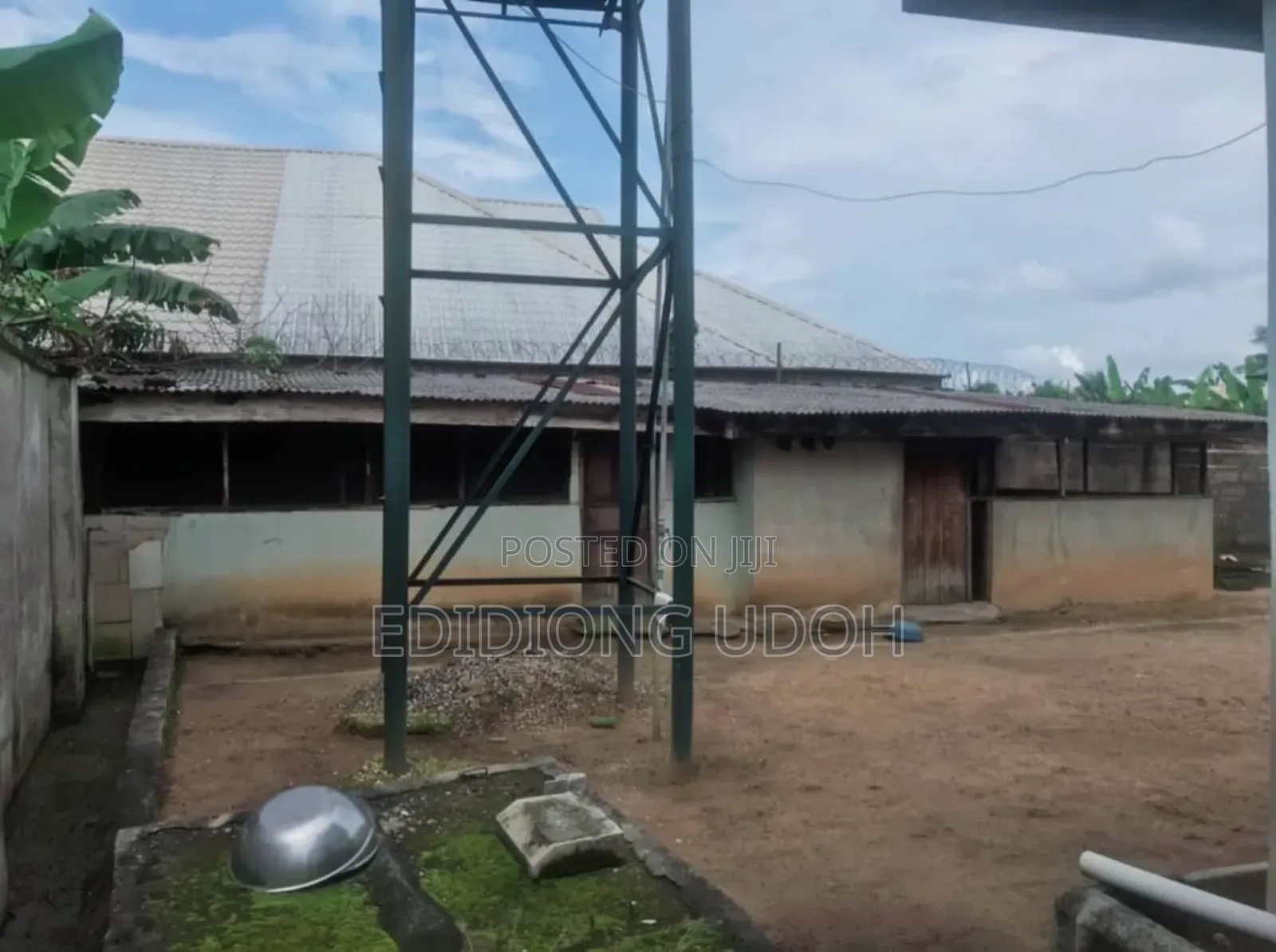 5bdrm Block of Flats in Shelter Afrique for sale