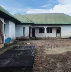 5bdrm Block of Flats in Shelter Afrique for sale