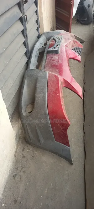 Front Tokunbor Bumper Pointiac Vibe 2004