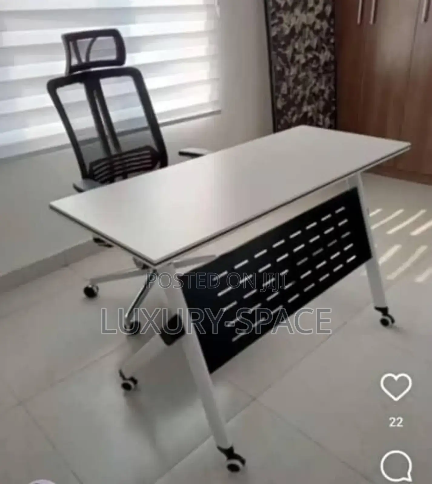 Convenient Movable Wooden Office and Reading Table