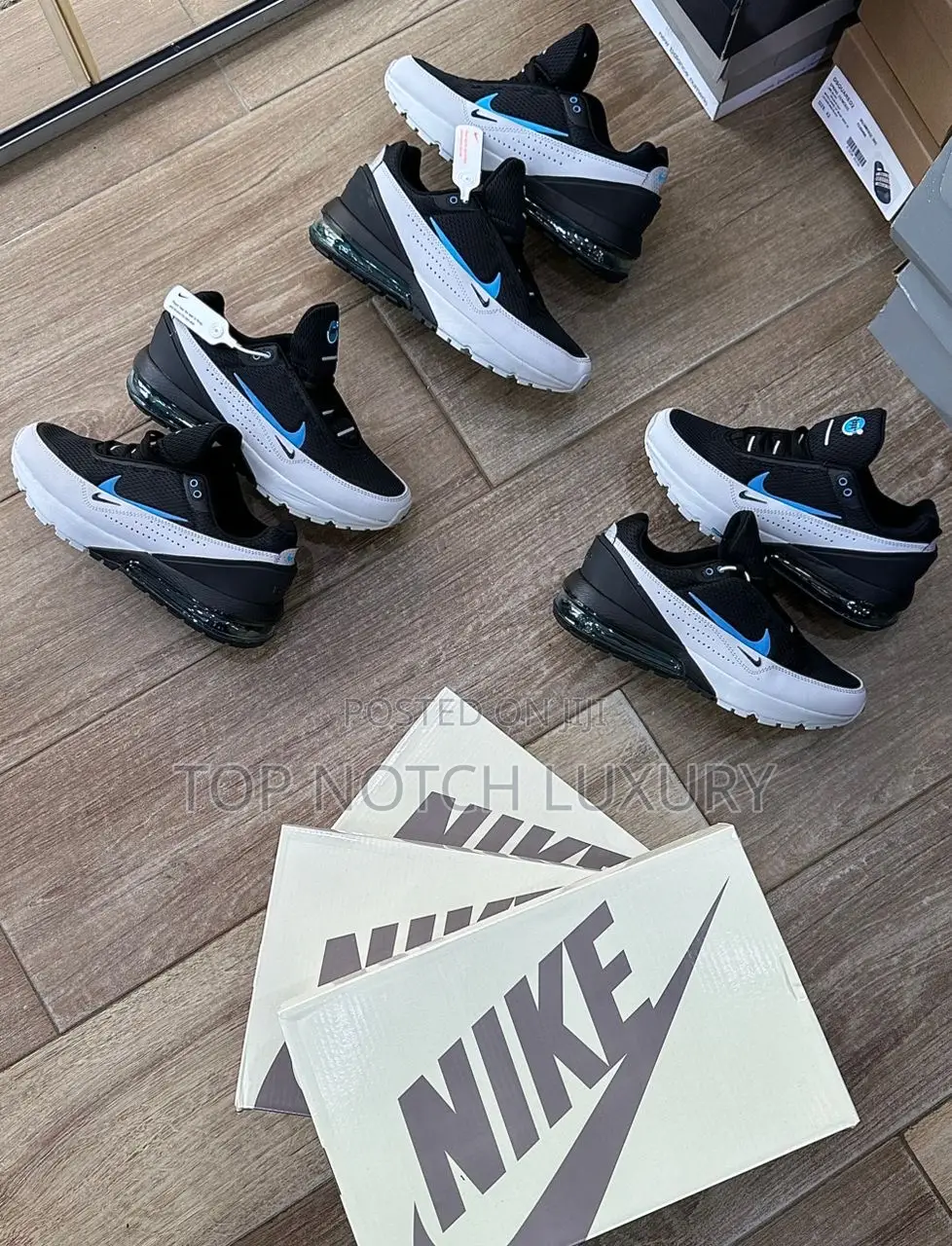 *Nike Air Max Pulse Black/White
