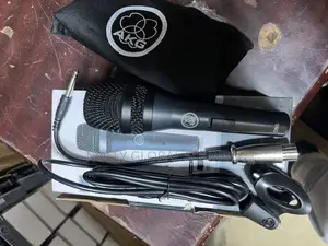 AKG D5 S Handheld Super Cardioid Dynamic Vocal Microphone