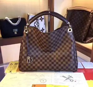 Luxury Louis Vuitton Female Hand Bags