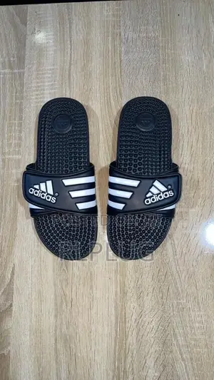Photo - Adidas Slide