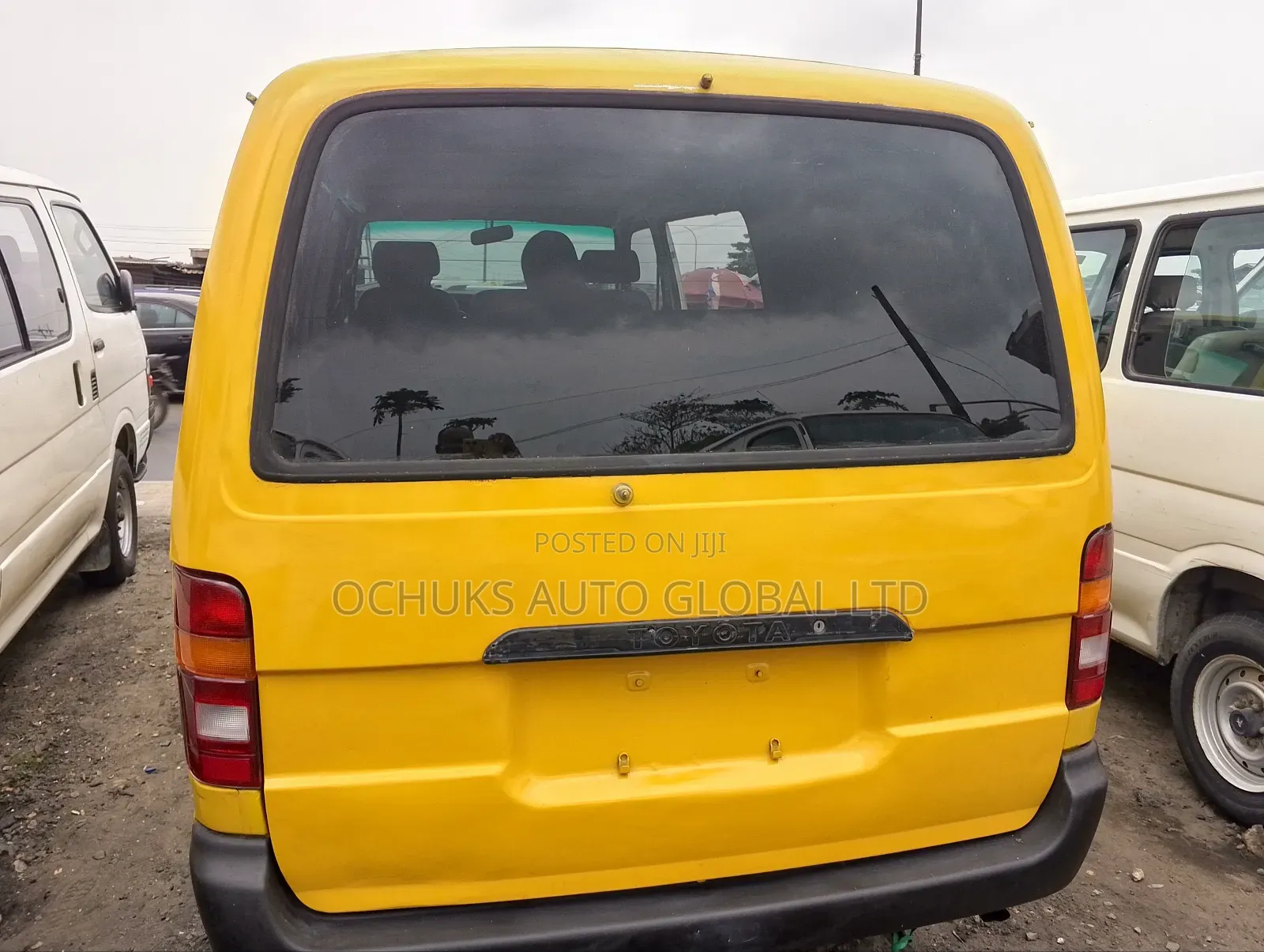 Toyota HiAce 2000 Yellow