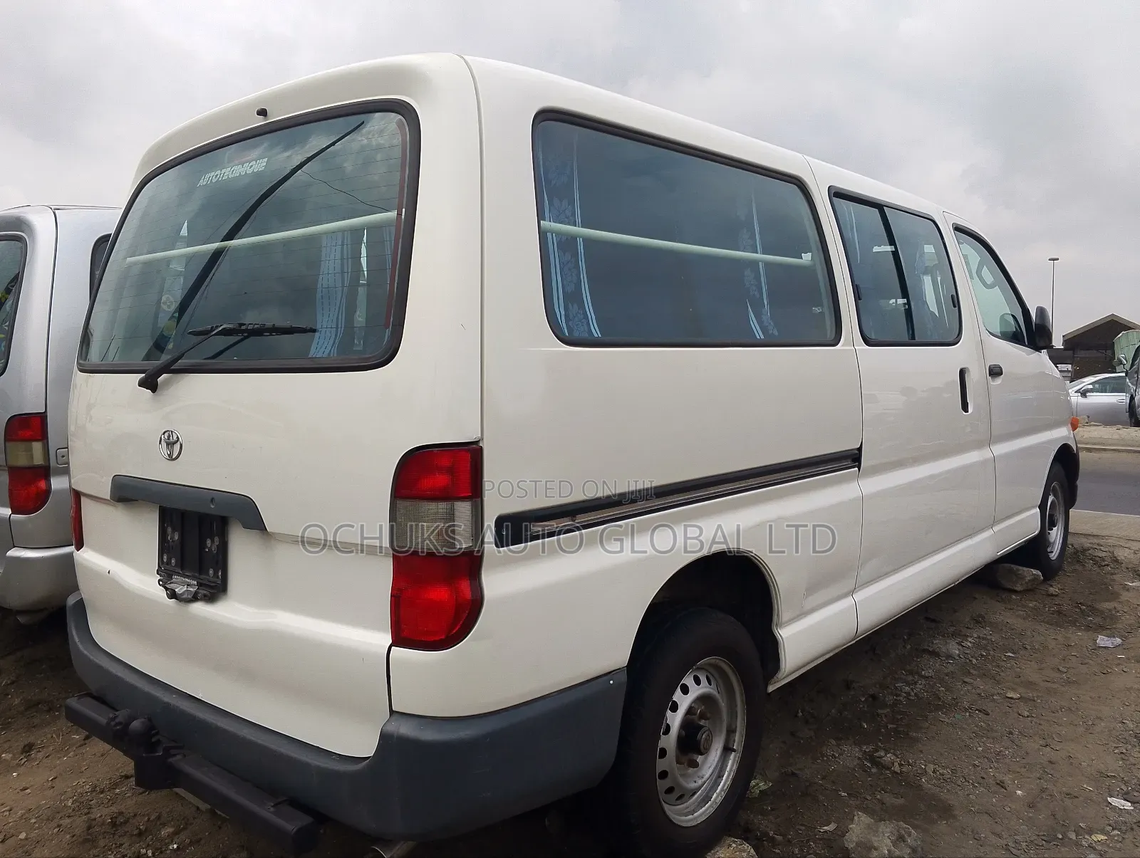Toyota HiAce 2001 White