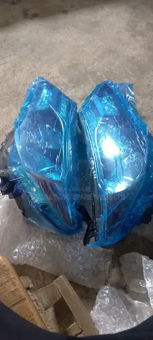 Head Light Toyota RAV4 2014