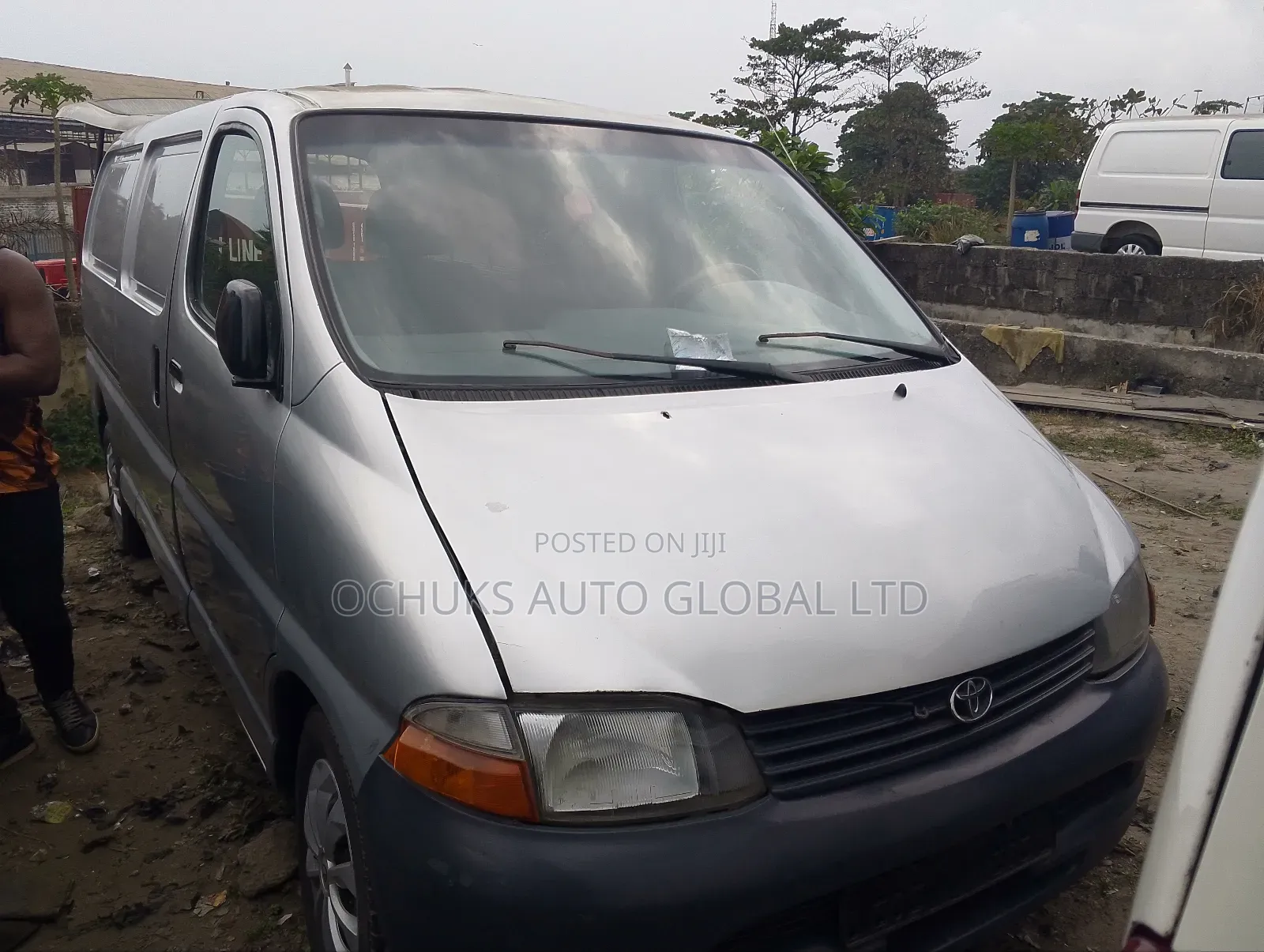 Toyota HiAce 2000 Grey