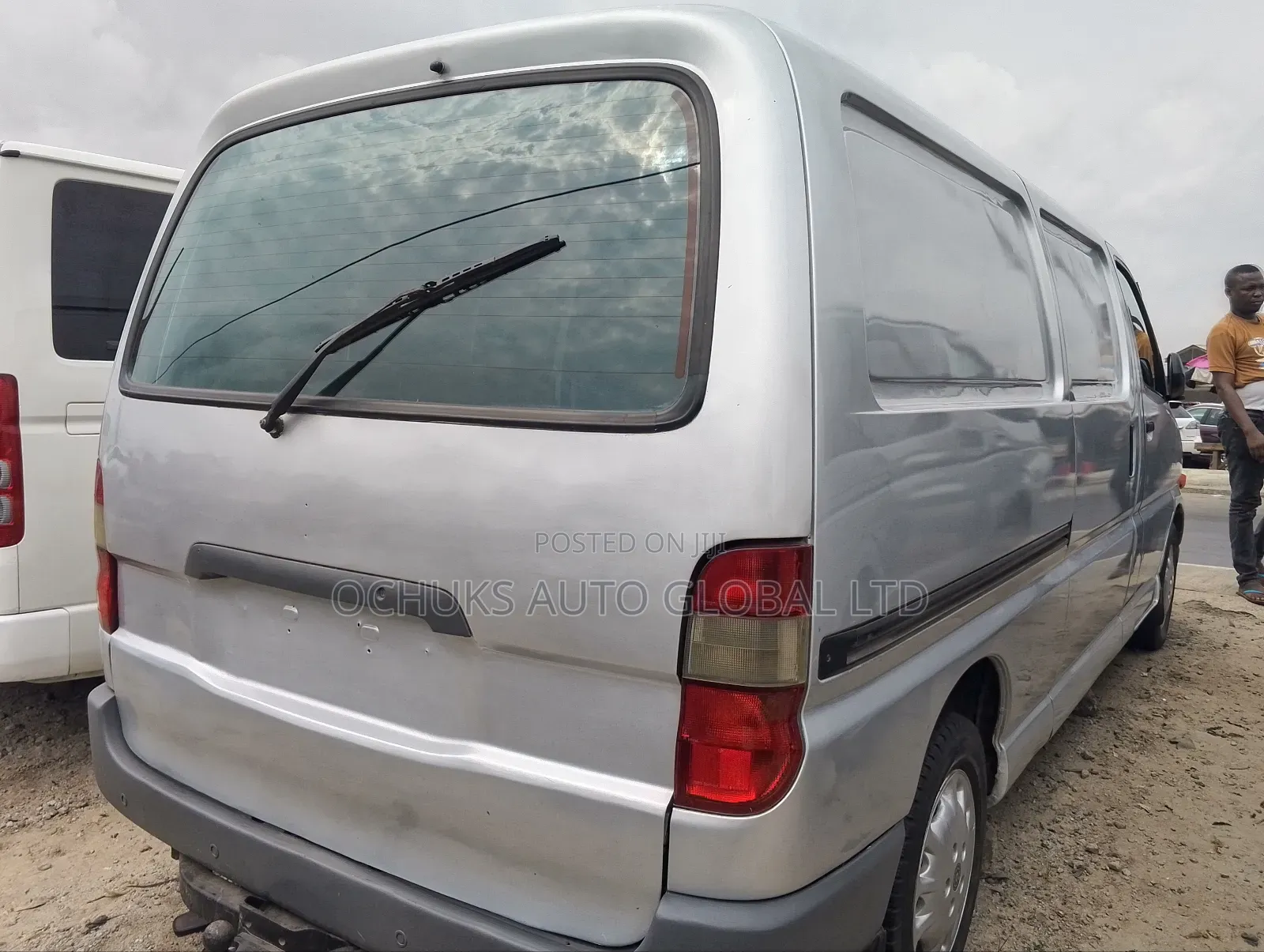 Toyota HiAce 2000 Grey