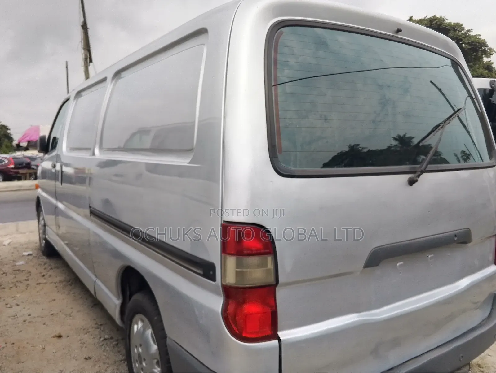 Toyota HiAce 2000 Grey