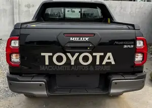 New Toyota Hilux 2025 Black
