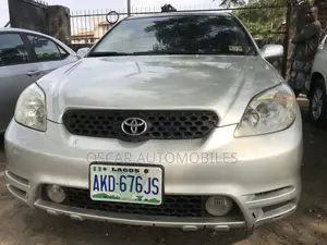Photo - Toyota Matrix 2005 Silver