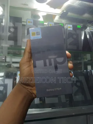 New Samsung Galaxy Z Flip4 128 GB Blue