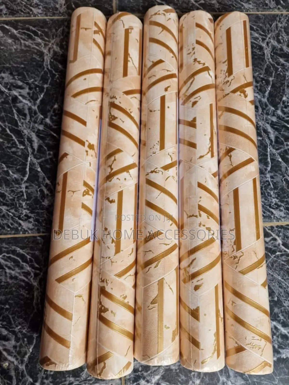 Unique Gold Stripes Wallpaper