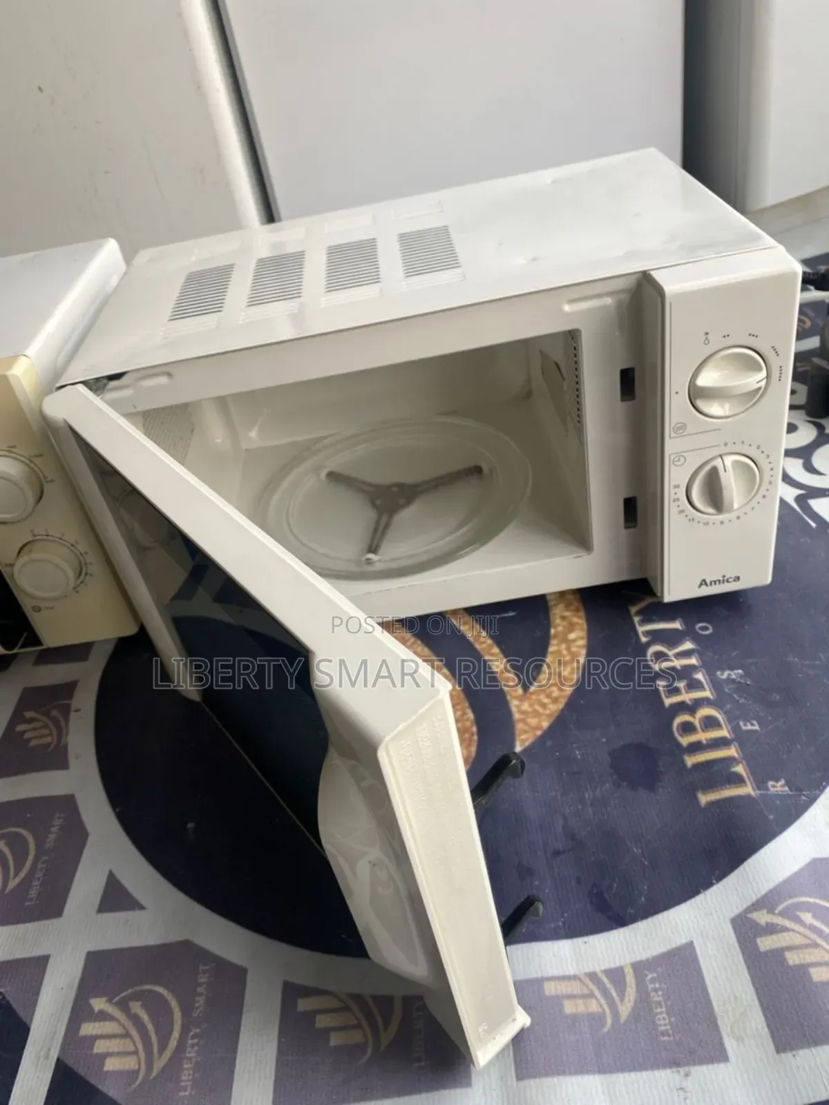 Amica Microwave