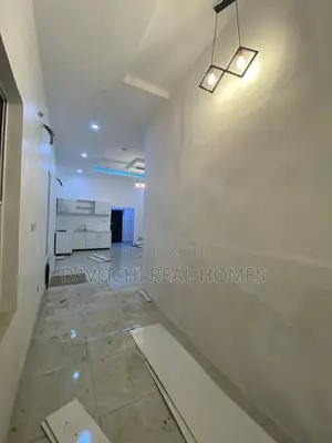 Brand New Studio With Full Kitchen
