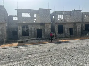 3bdrm Duplex in Kiami for sale