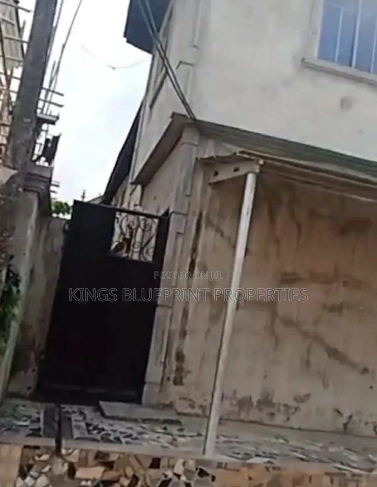 2bdrm Block of Flats in Okuokoko, Warri for sale