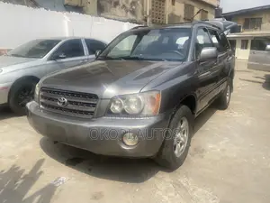 Photo - Toyota Highlander 2004 Gray