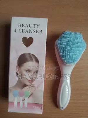 Soft Facial Cleansing Brush