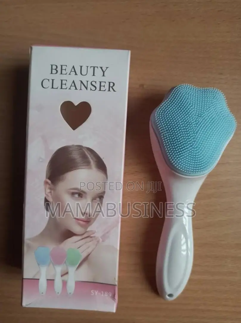 Soft Facial Cleansing Brush