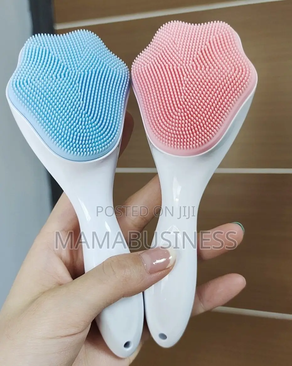 Soft Facial Cleansing Brush