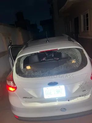 Ford Focus Back Glass Available We Deliver Install
