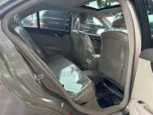 Mercedes-Benz C300 2010 Gold