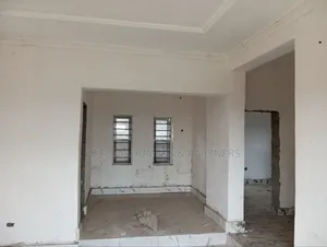 4bdrm Block of Flats in Orazi Near, New Gra, Port-Harcourt for rent