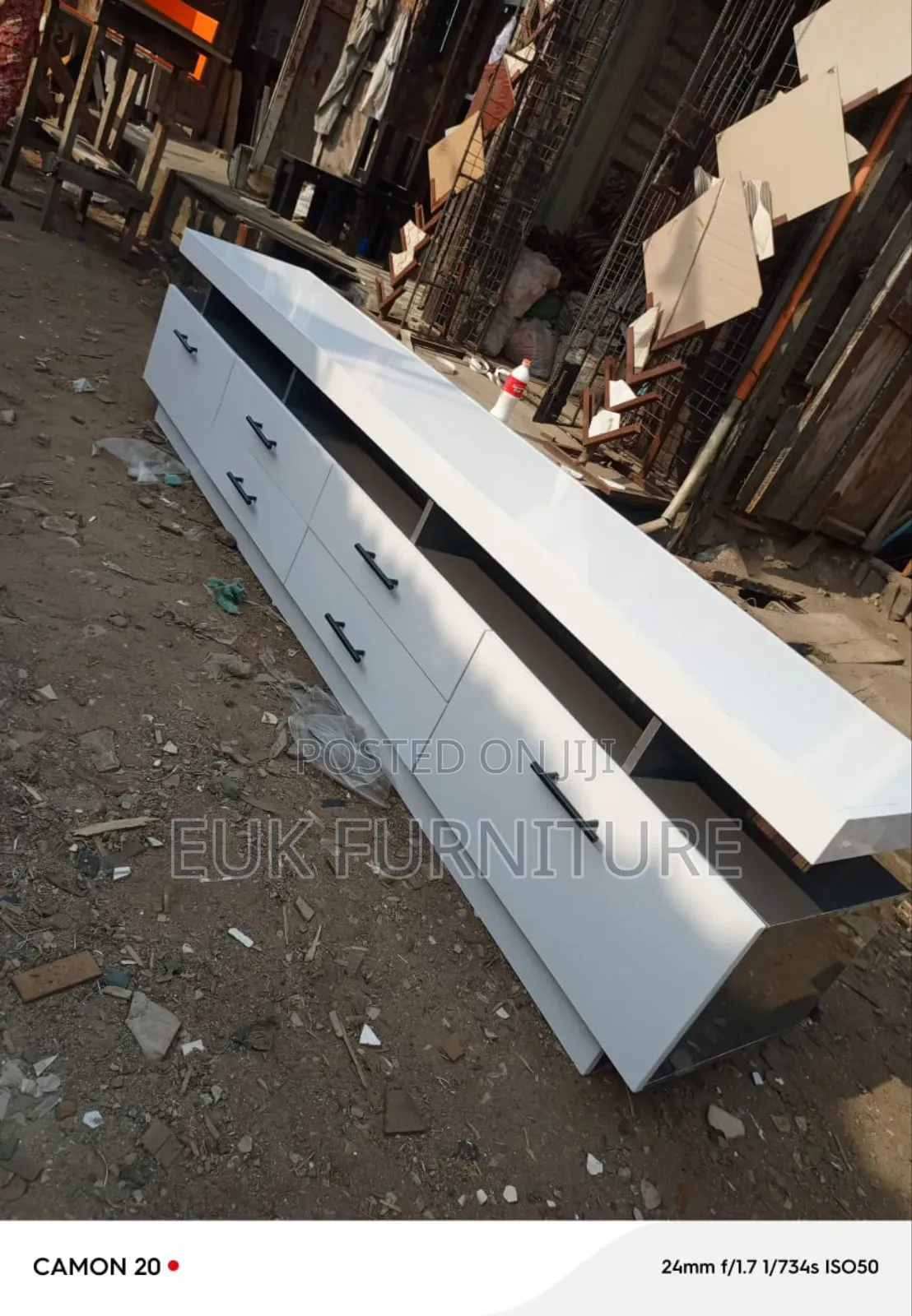 8ft High Glossy Tv Stand
