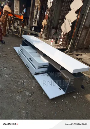 8ft High Glossy Tv Stand