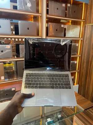 Laptop Apple MacBook Pro 2017 8GB Intel Core i5 SSD 256GB