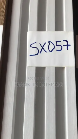 Plain White S×082 Fluted Panel