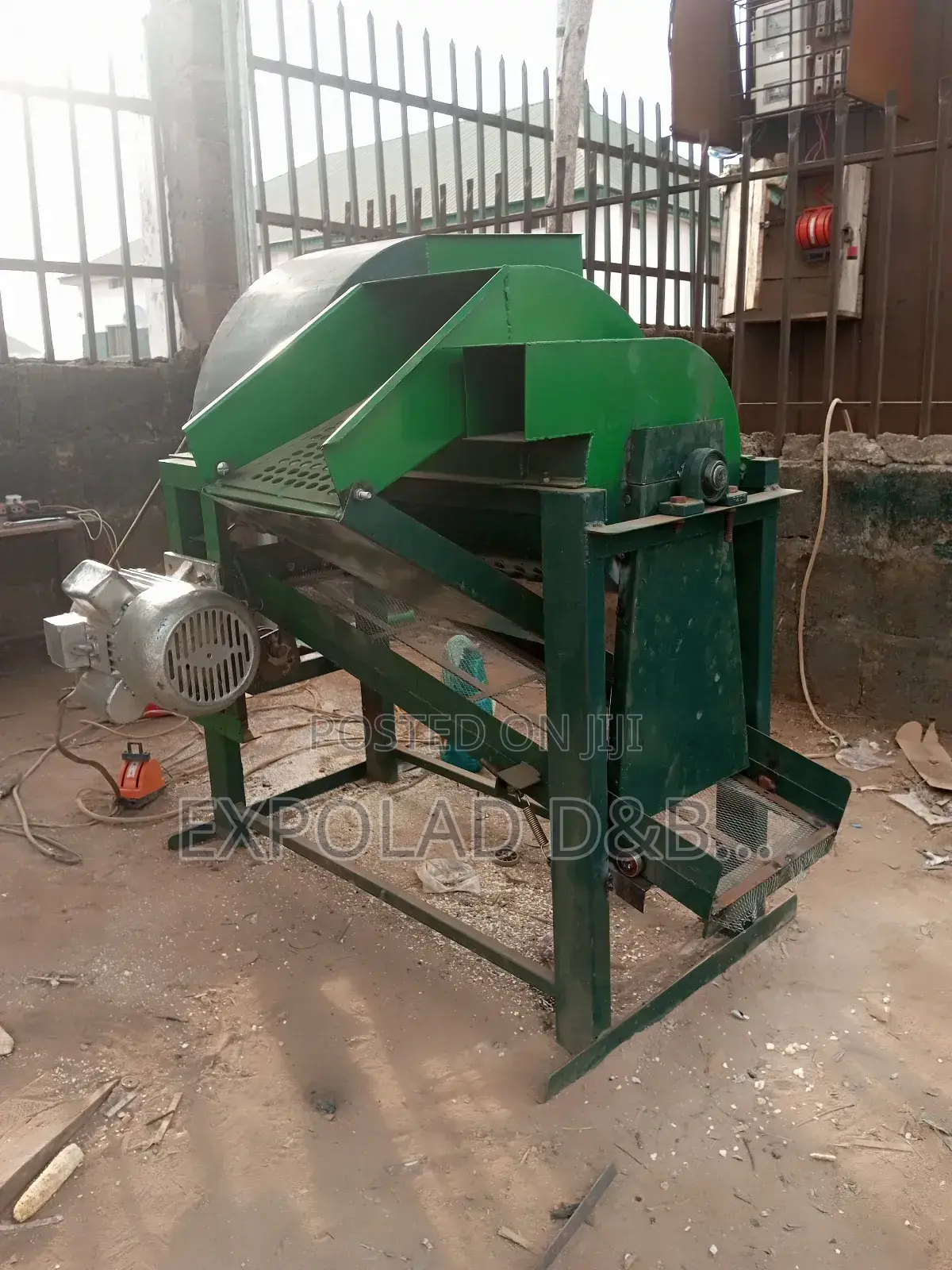 Corn Dehusking Thrasher/Sheller