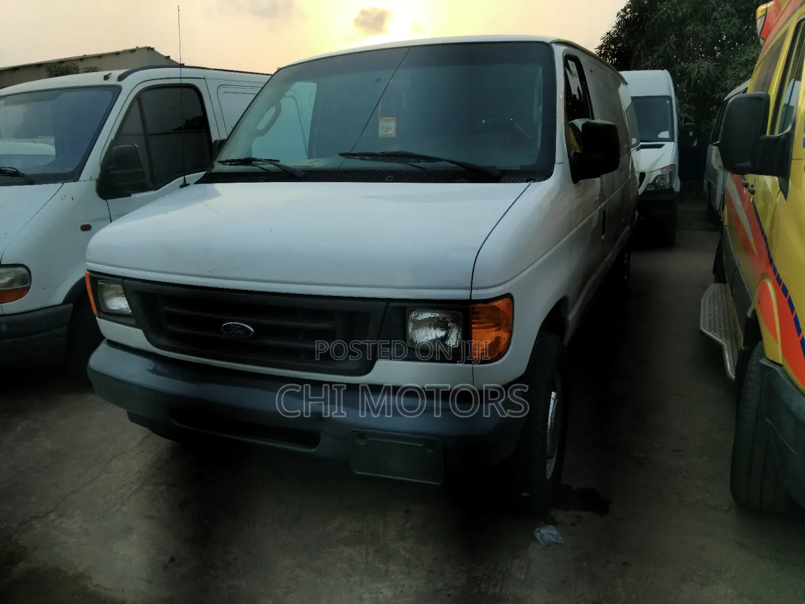 Ford E350 2006 White
