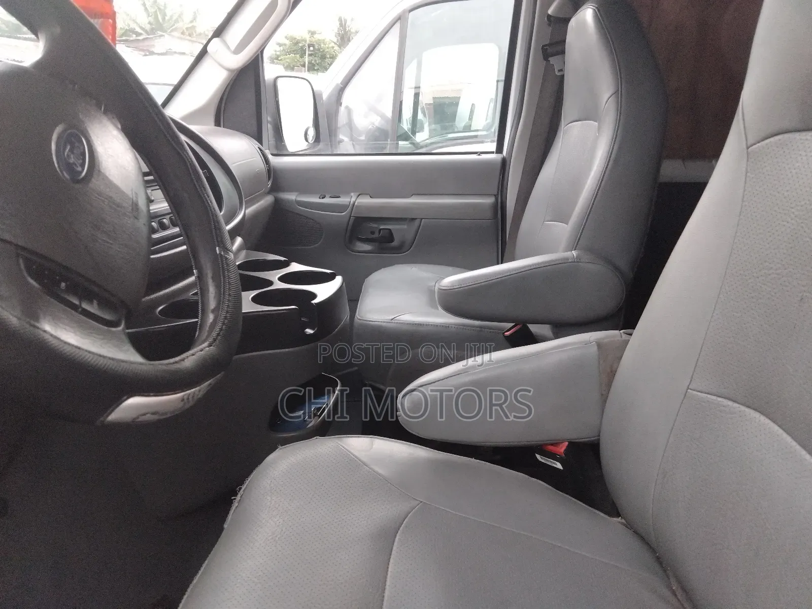 Ford E350 2006 White
