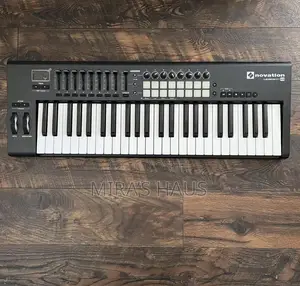 Photo - Novation Launch Key 49 Used Midi Keyboard With Drum Pads